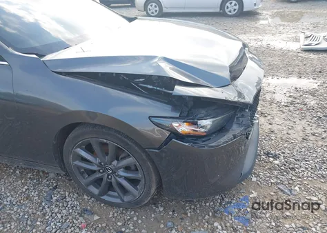 2019 Mazda Mazda3 Hatchback z USA, uszkodzony, nr VIN JM1BPBJM8K1134897